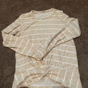 Size Med, Slit as if it were a cold shoulder, light sweater material, super soft